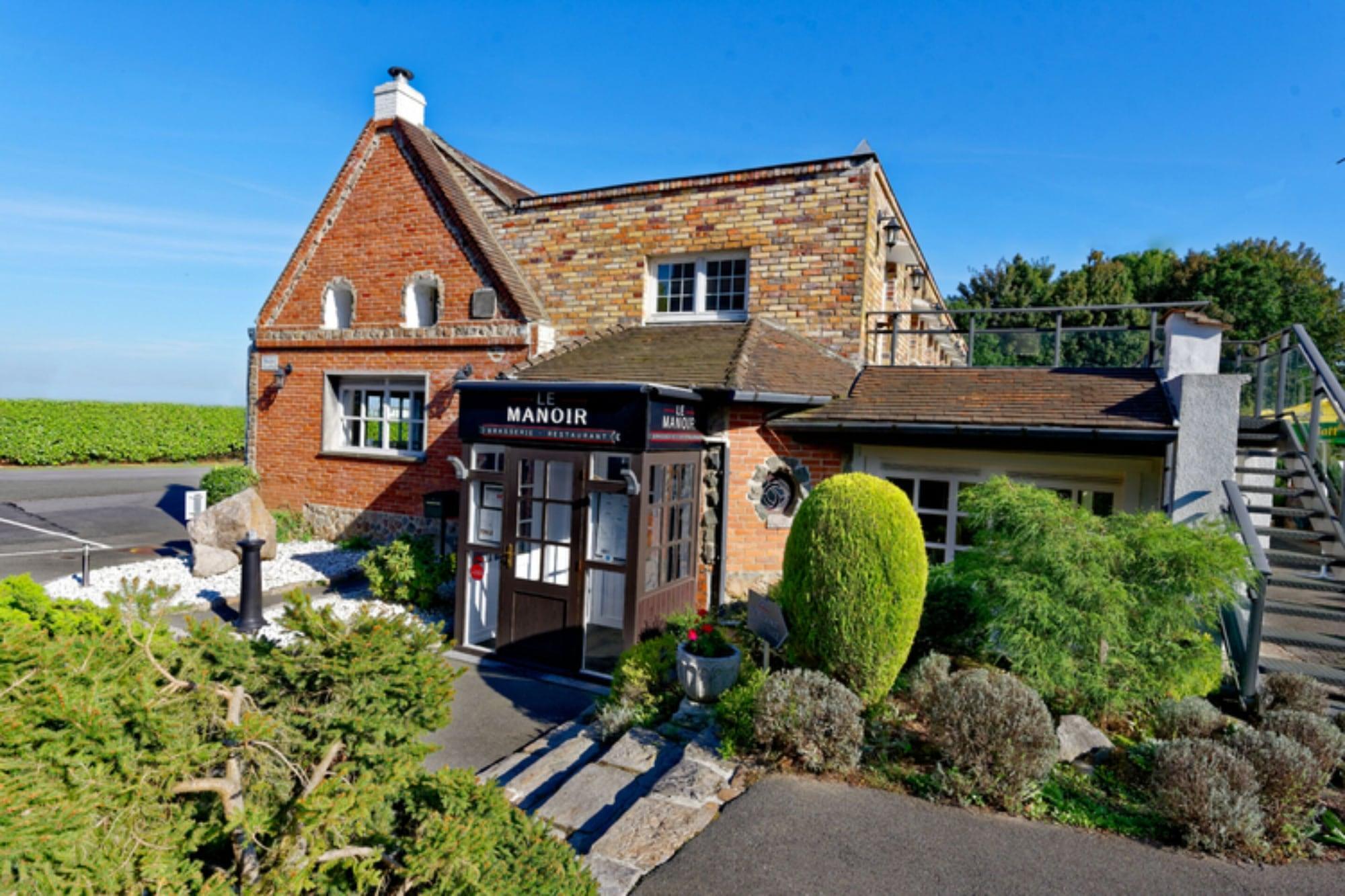 Готель Le Manoir Orchies Екстер'єр фото